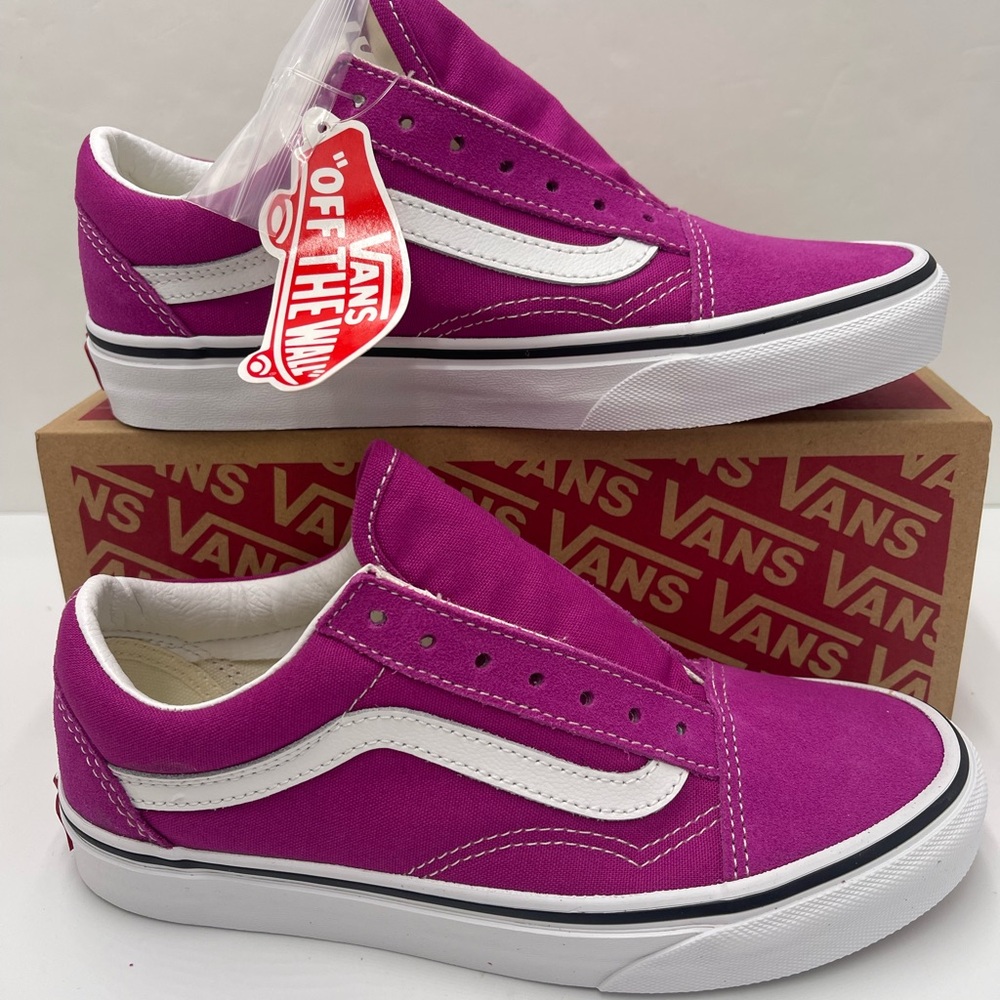 Vans WMNS Old Skool
Fuchsia Red/True White Sneakers
VN0A5KRF8ZV - Picture 16 of 16
